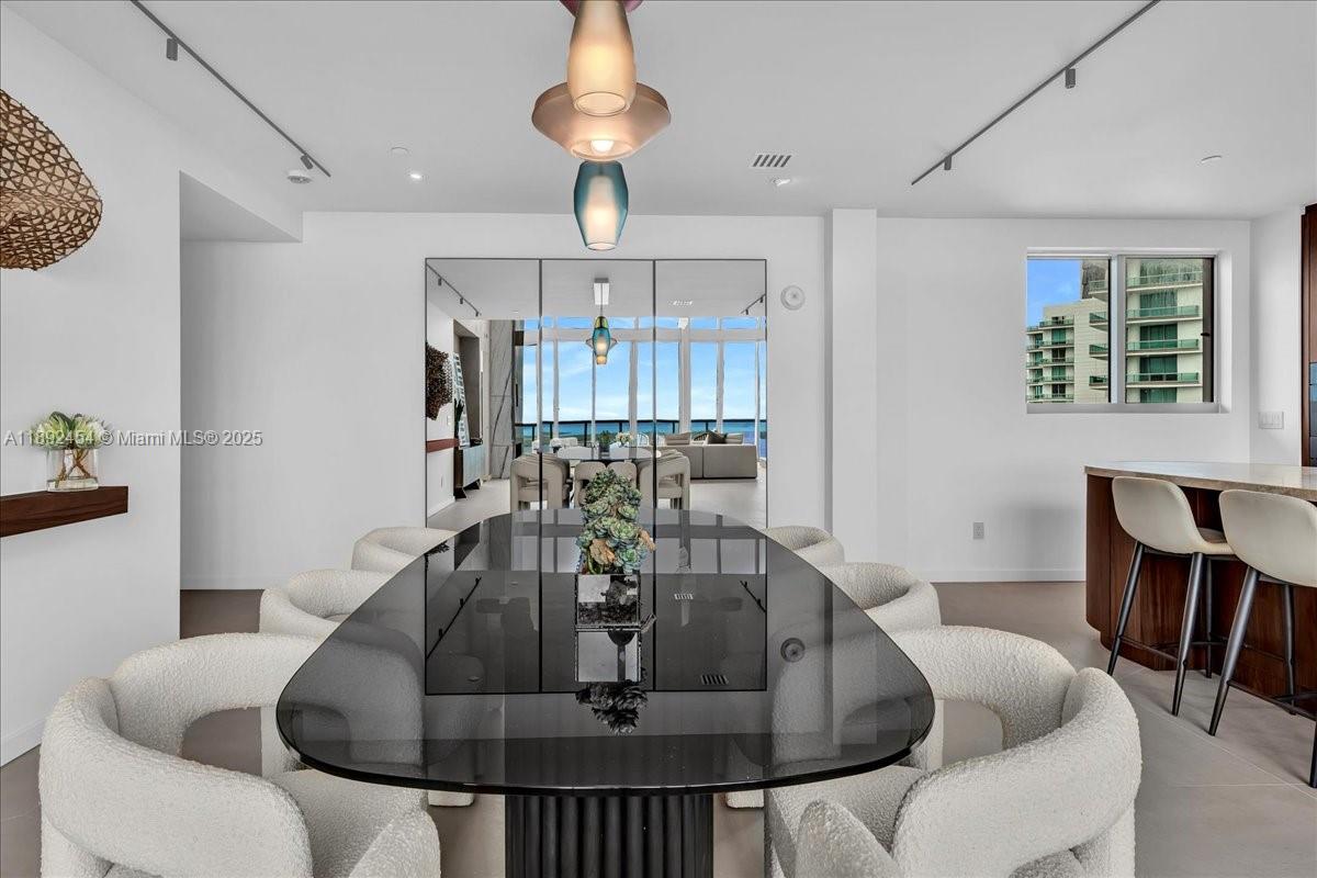 888 Biscayne Blvd # 5704