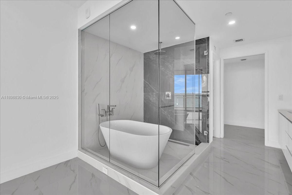 700 NE 24th St # 306, Miami Unit: 306