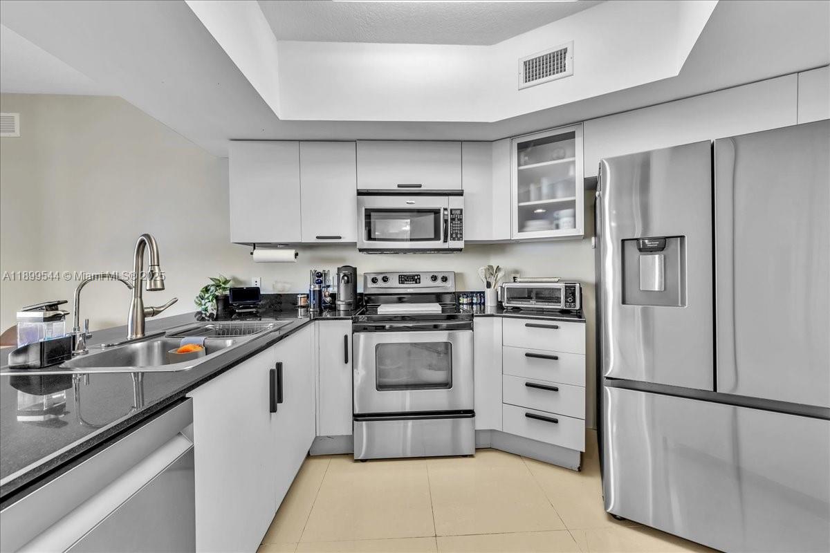 1750 N Bayshore Dr # 2015, Miami Unit: 2015