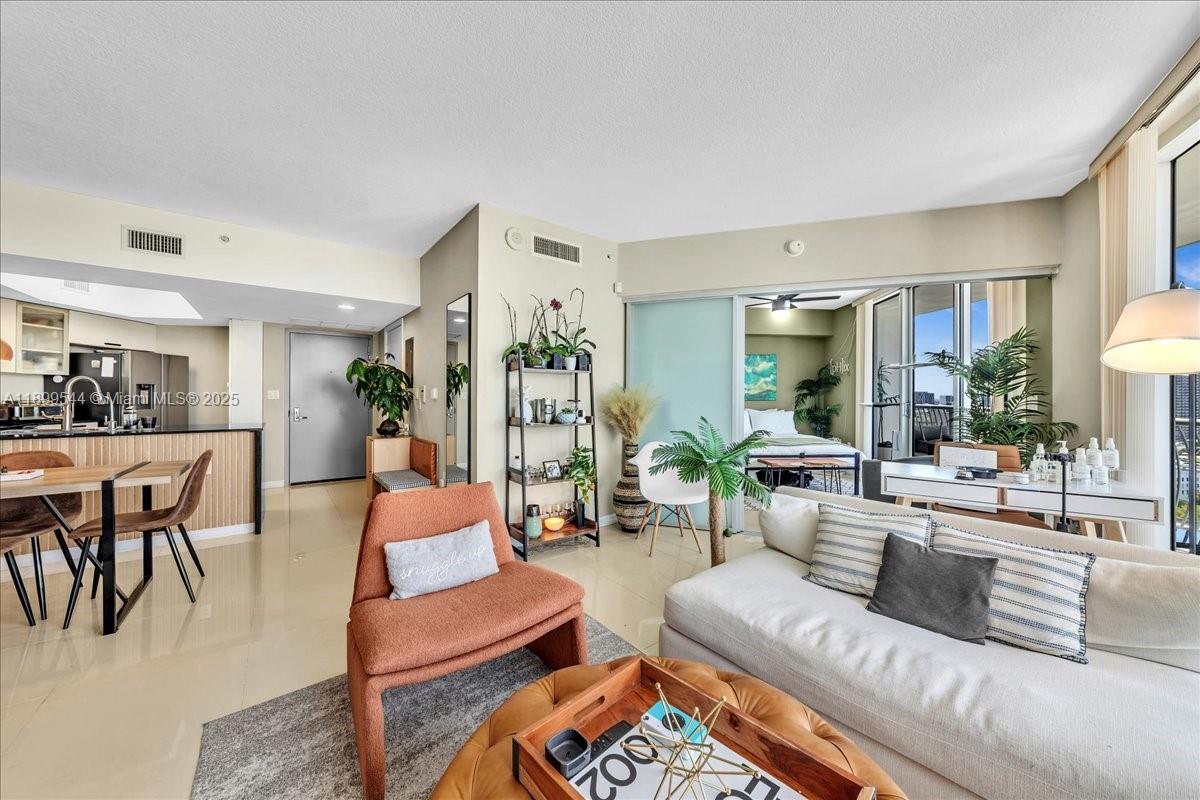 1750 N Bayshore Dr # 2015, Miami Unit: 2015