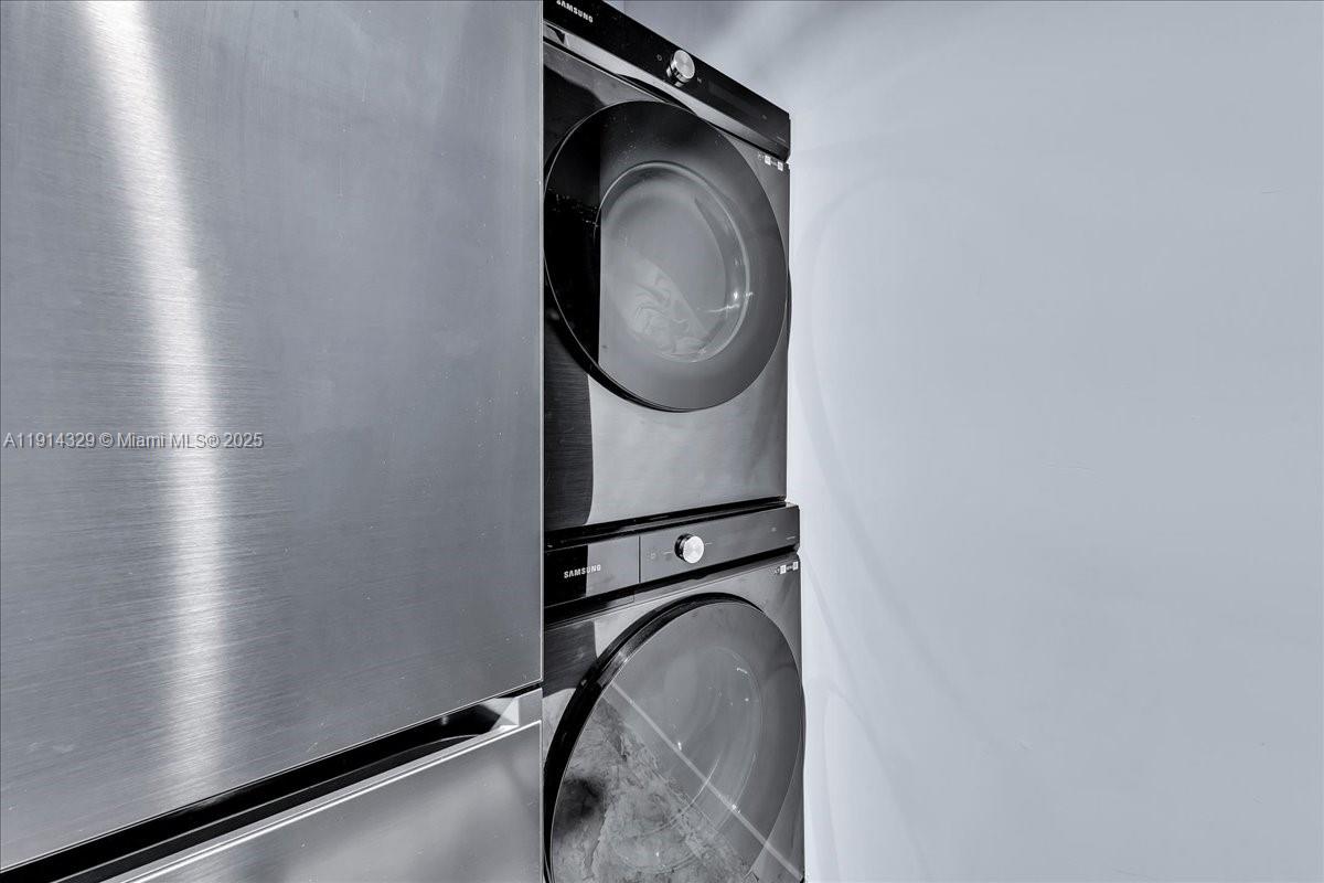 1500 Bay Rd # 1570 Unit: PH 1570