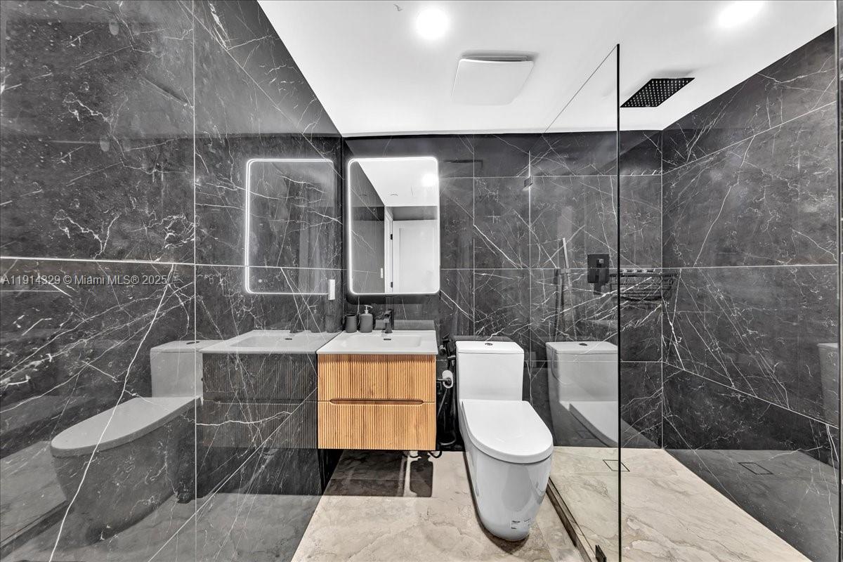 1500 Bay Rd # 1570 Unit: PH 1570