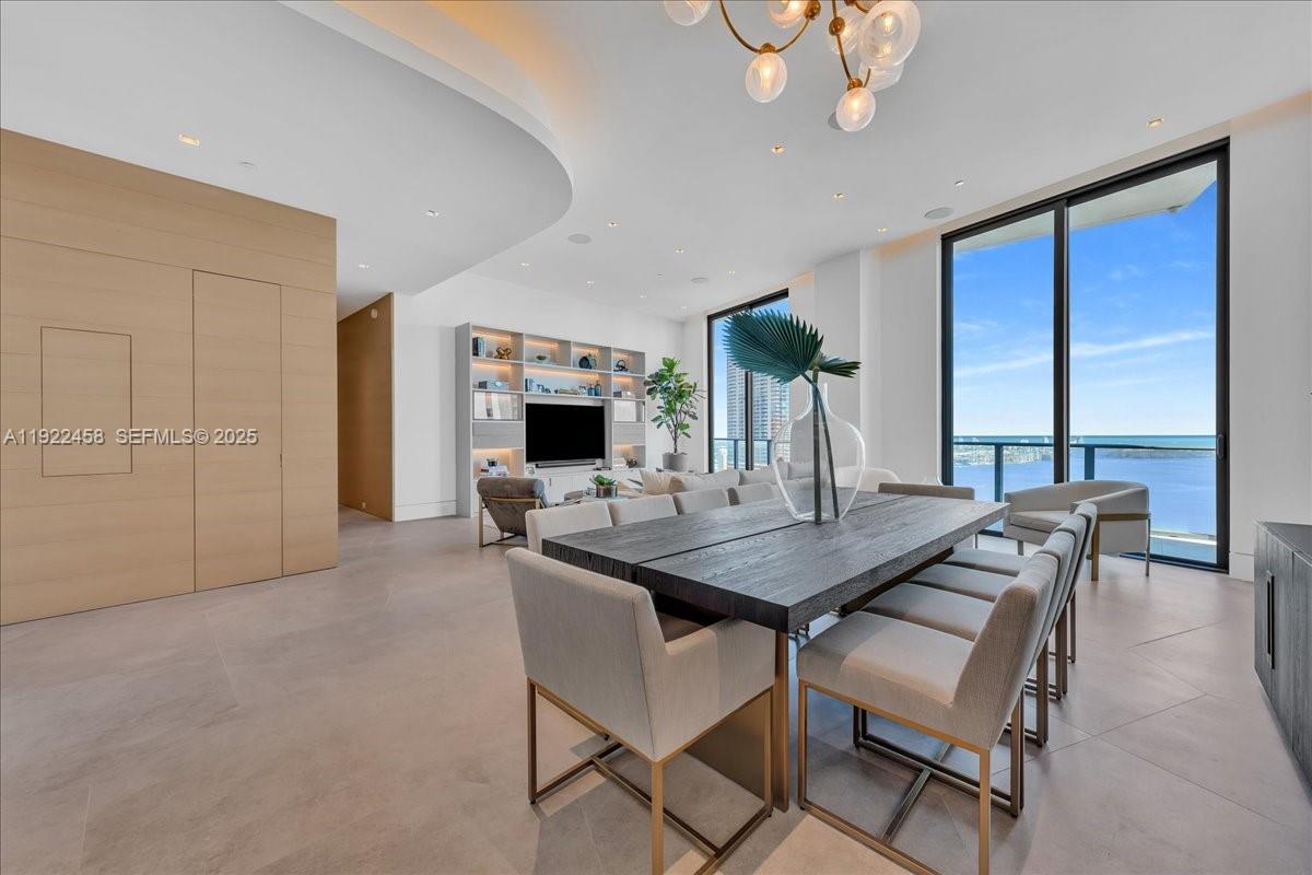 1300 S Miami Ave Unit: UPH2