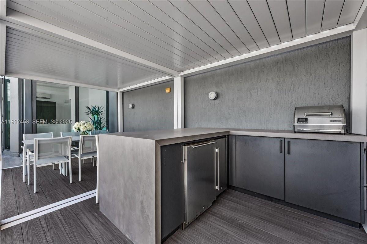 1300 S Miami Ave Unit: UPH2