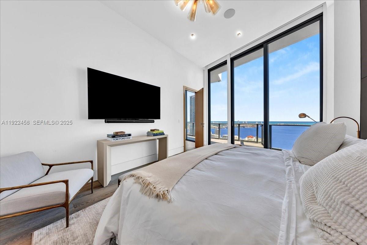 1300 S Miami Ave Unit: UPH2