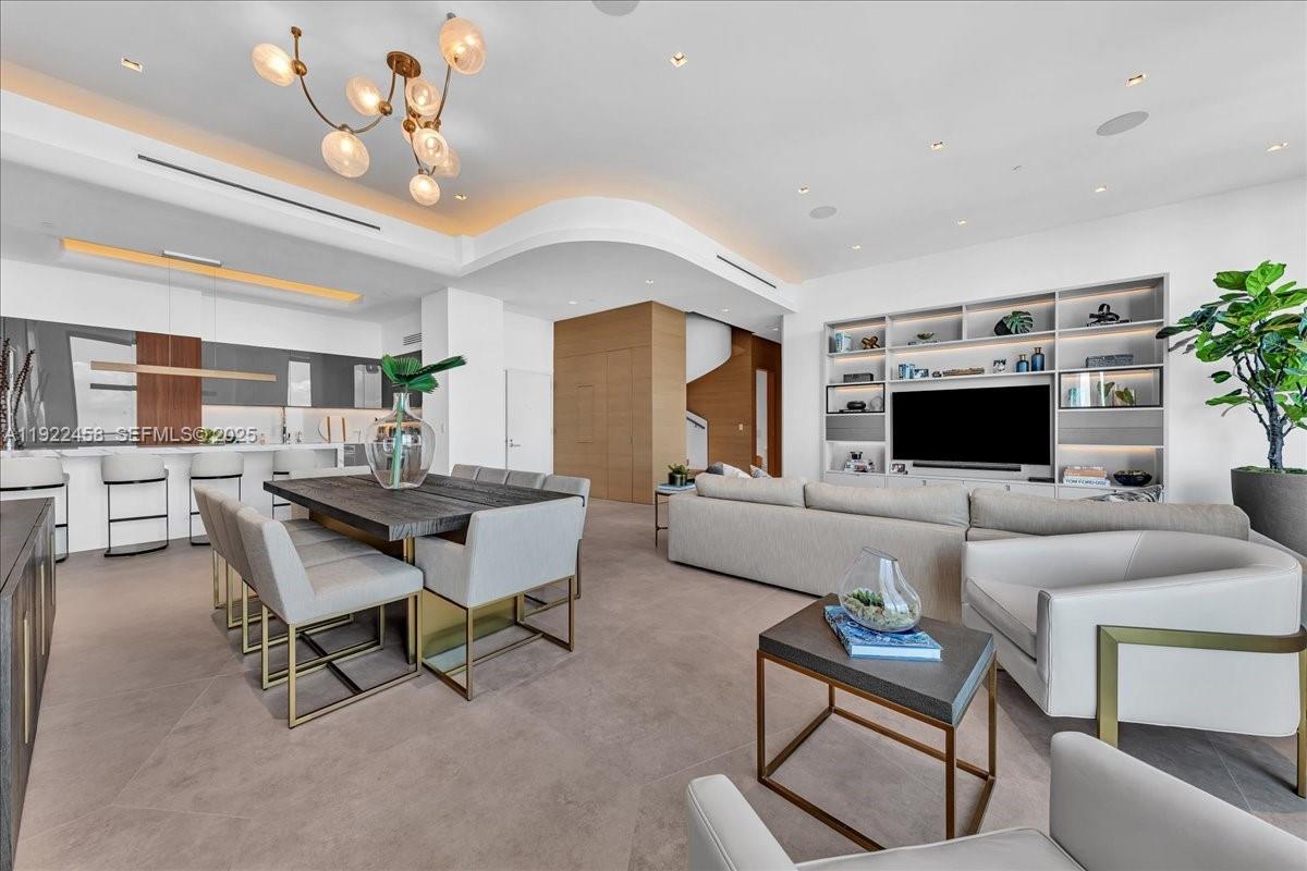 1300 S Miami Ave Unit: UPH2