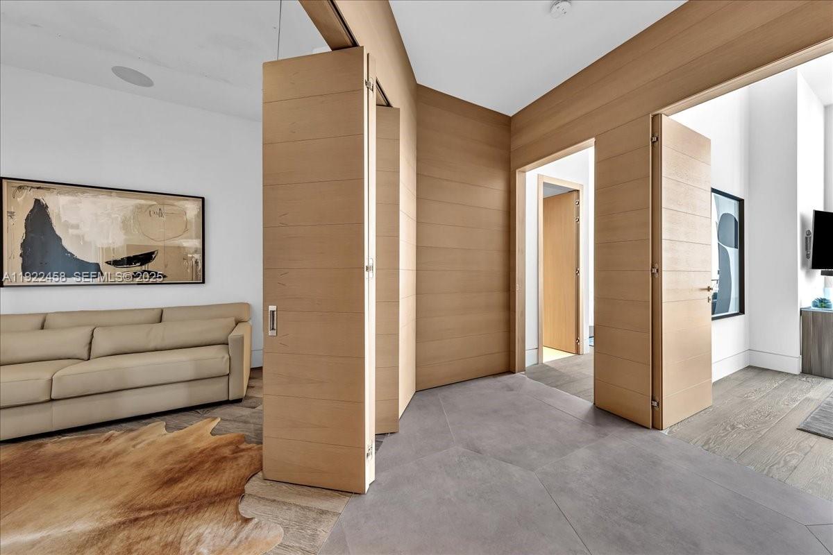 1300 S Miami Ave Unit: UPH2