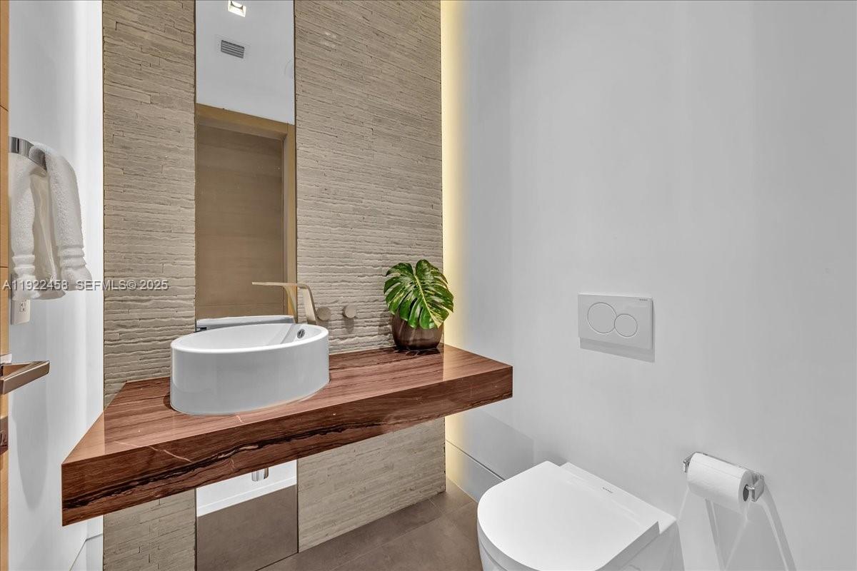 1300 S Miami Ave Unit: UPH2