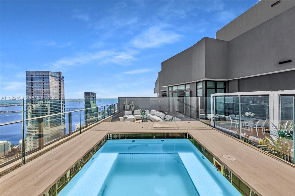 1300 S Miami Ave Unit: UPH2