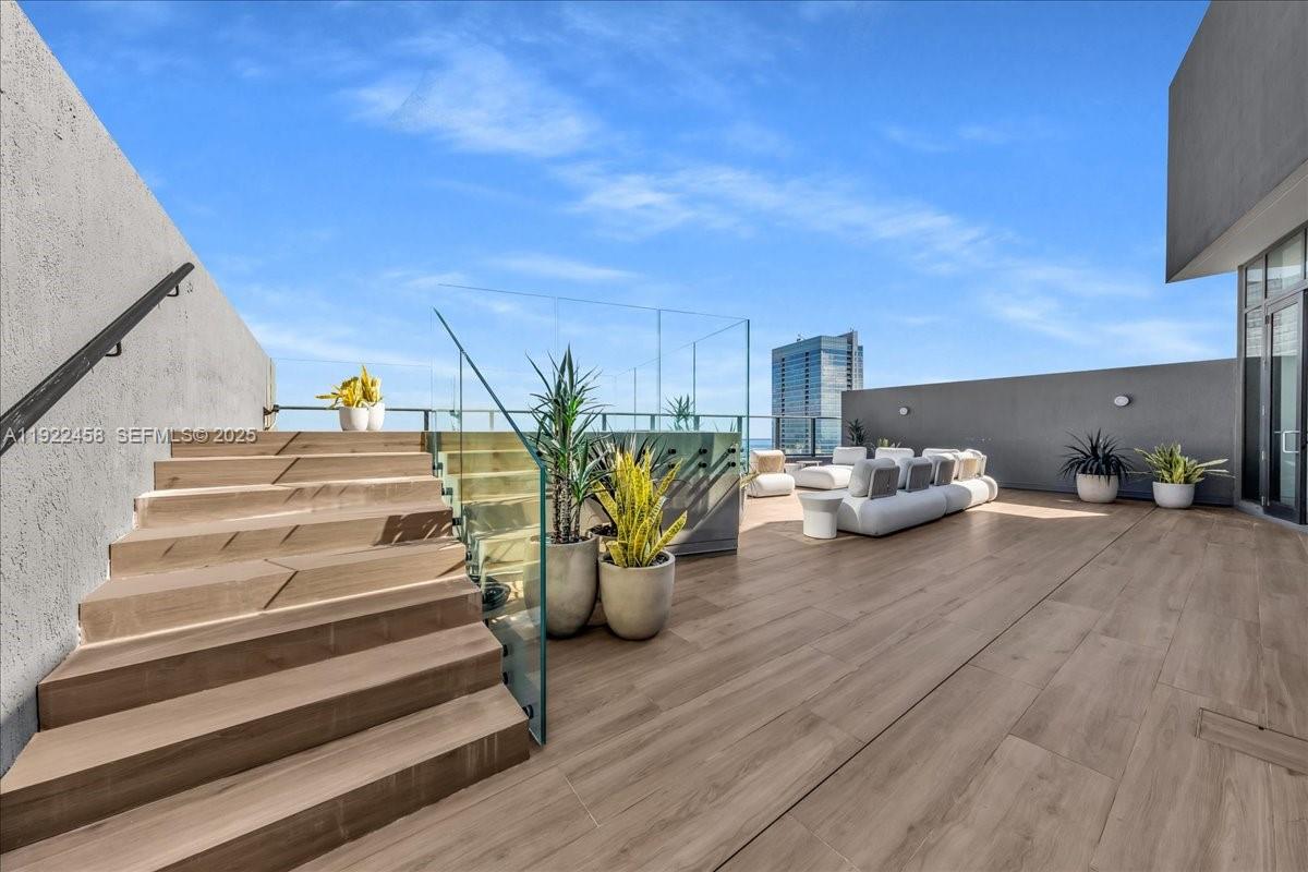 1300 S Miami Ave Unit: UPH2