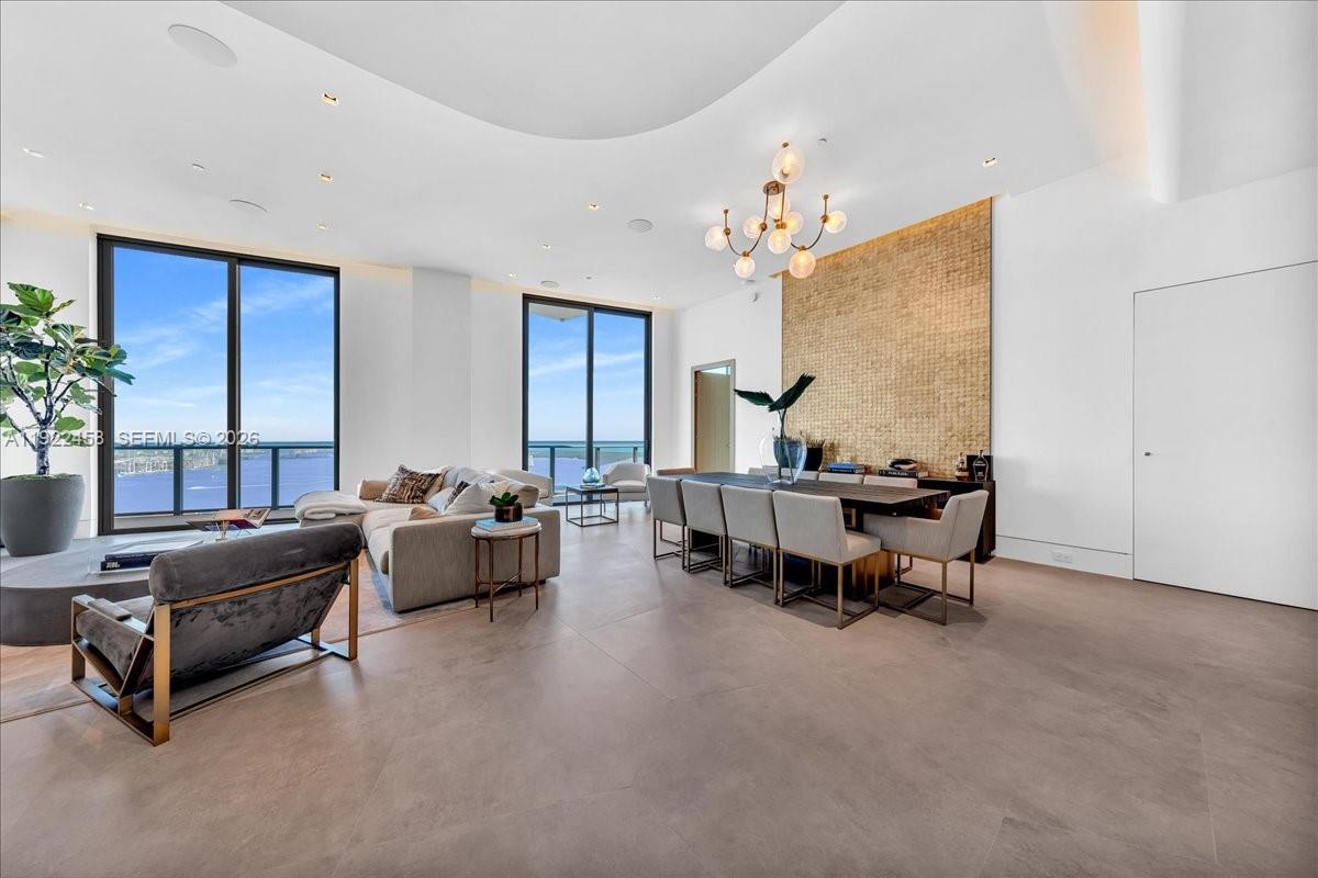 1300 S Miami Ave Unit: UPH2