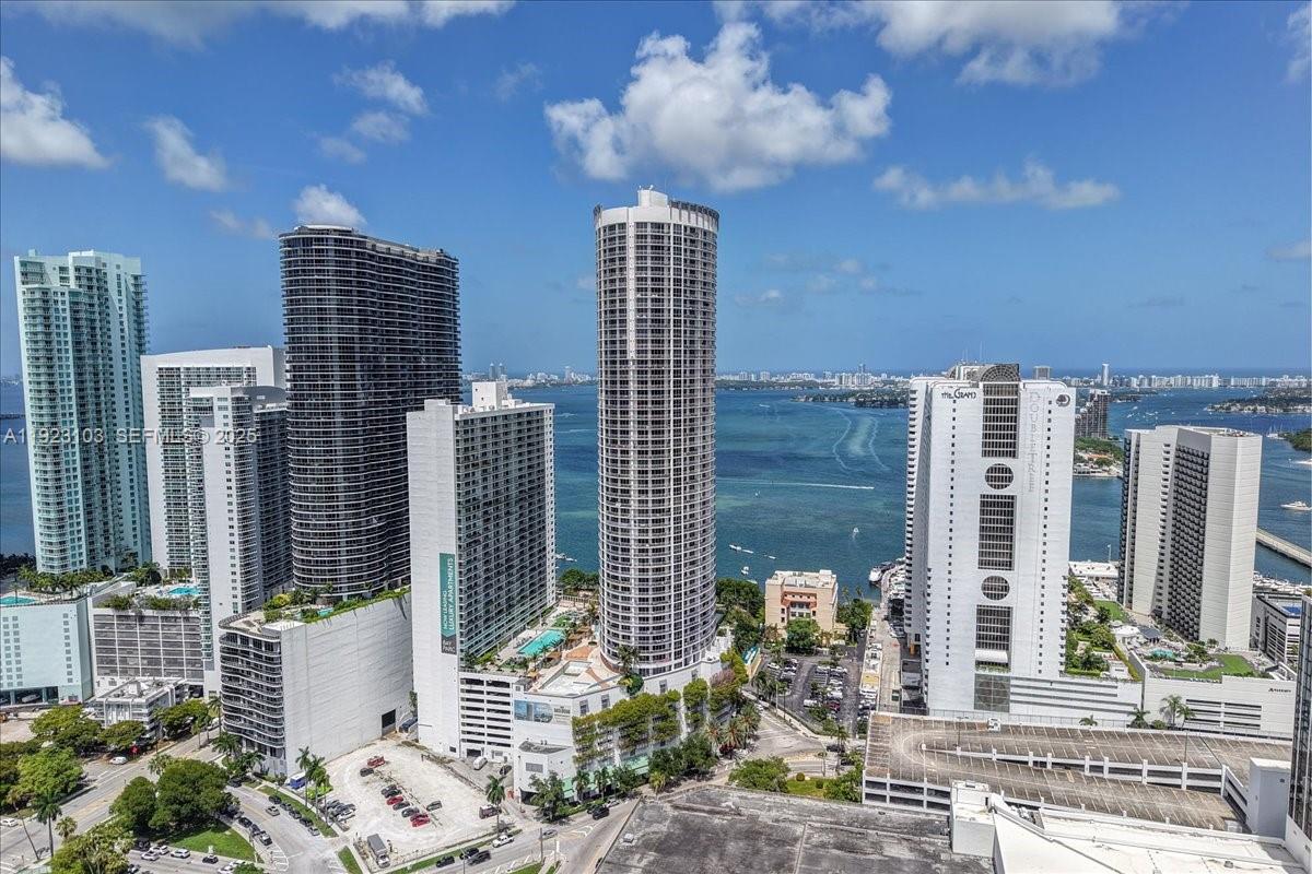 1750 N Bayshore Dr # 2015