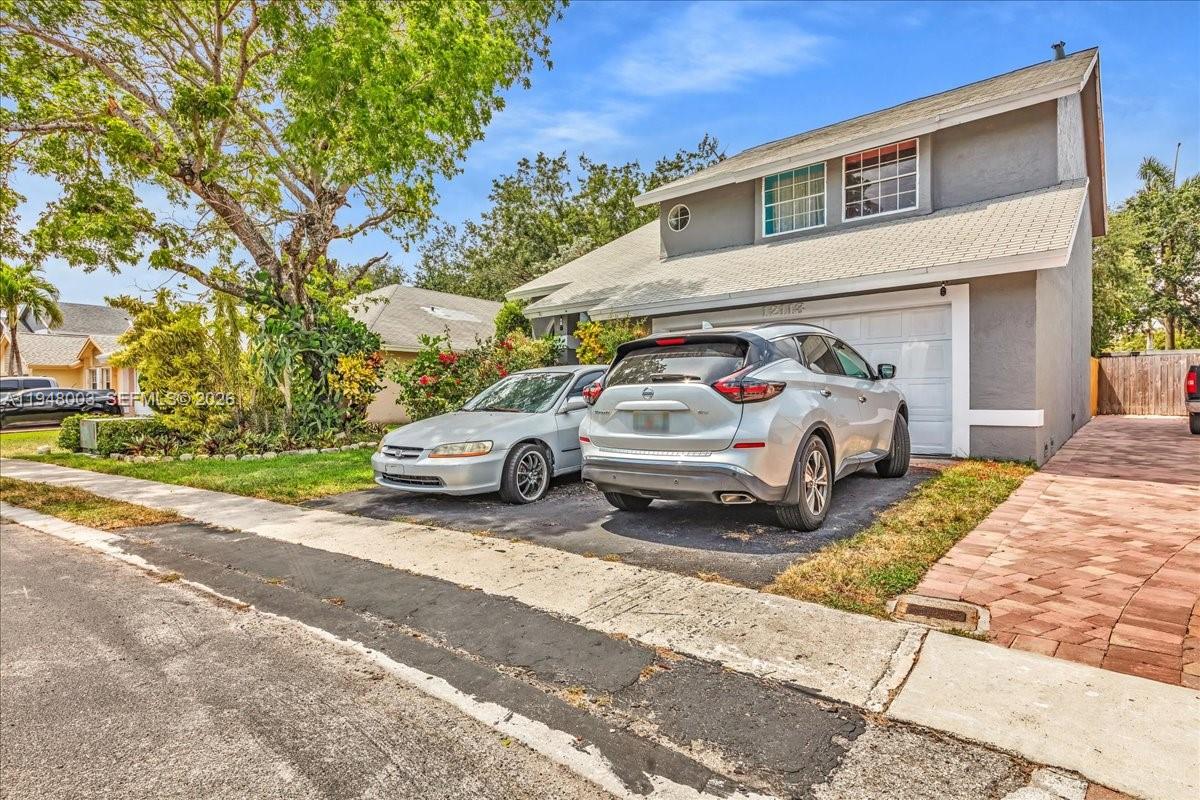 12113 NW 33rd St