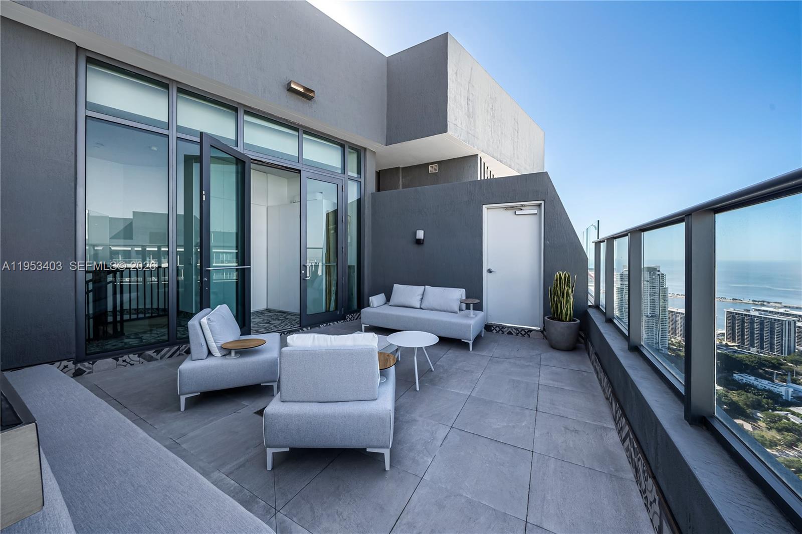 1300 S Miami Ave Unit: UPH4