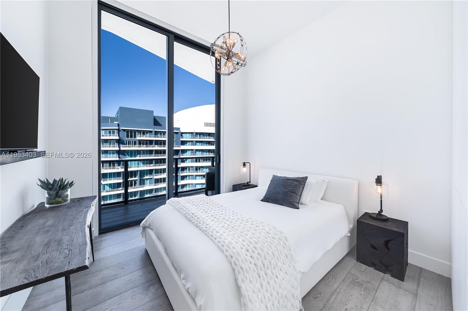 1300 S Miami Ave Unit: UPH4