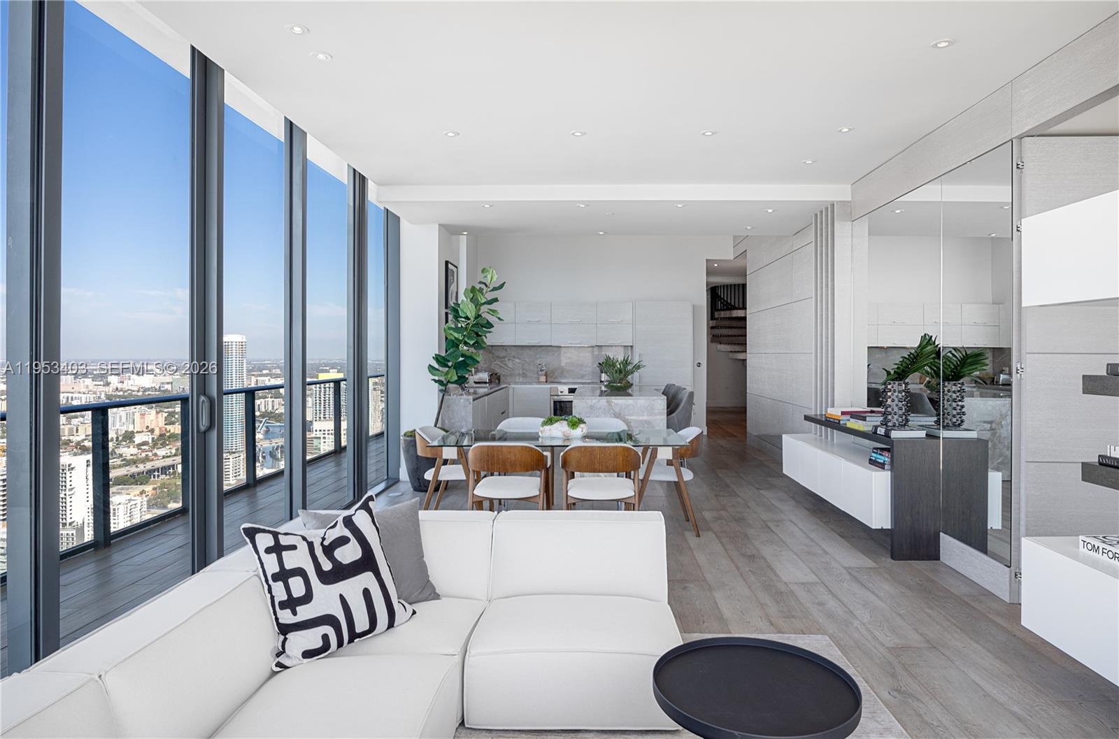 1300 S Miami Ave Unit: UPH4