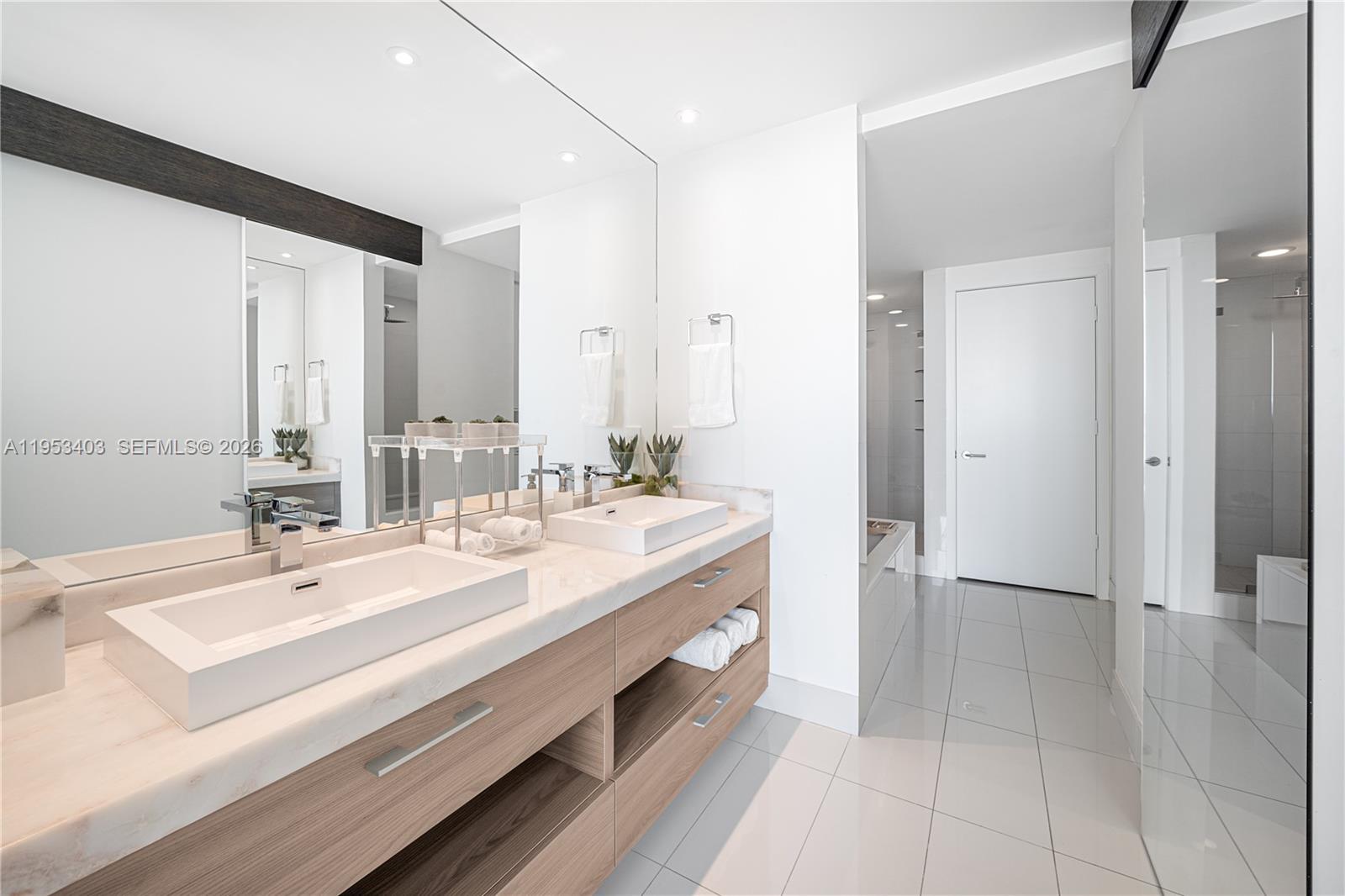 1300 S Miami Ave Unit: UPH4