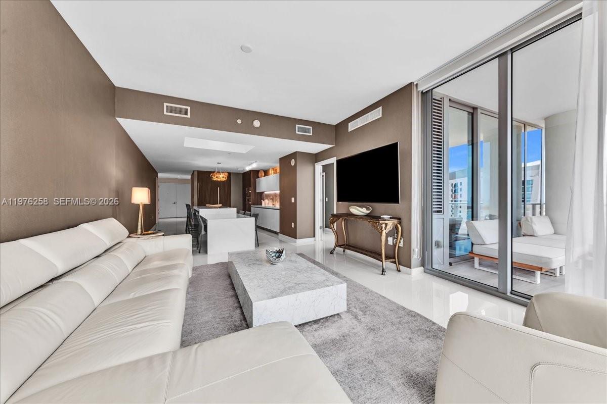 851 NE 1st Ave # 3711