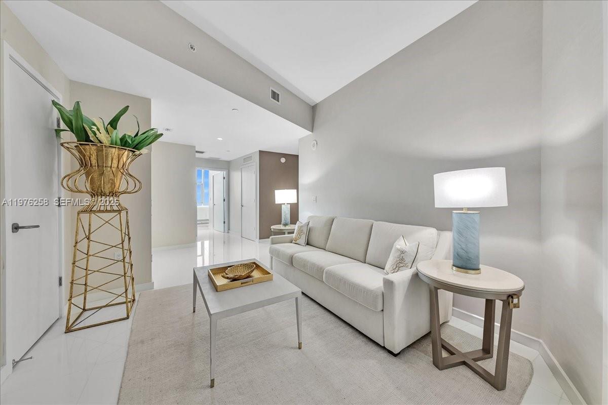 851 NE 1st Ave # 3711