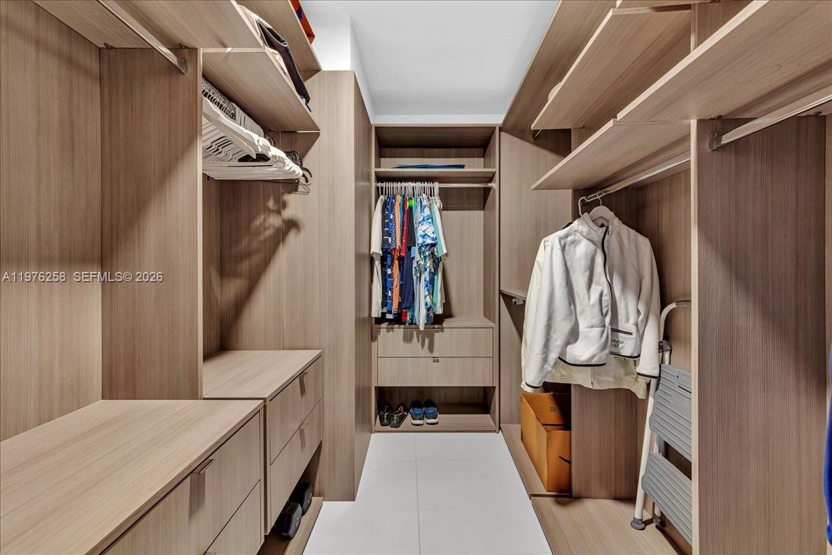 851 NE 1st Ave # 3711