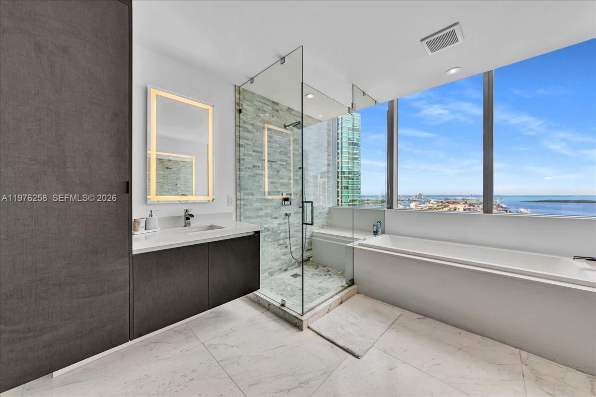 851 NE 1st Ave # 3711