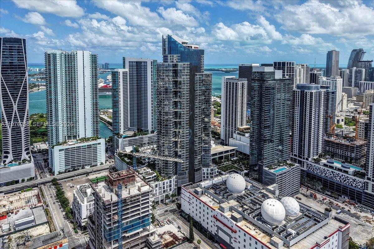 851 NE 1st Ave # 3711