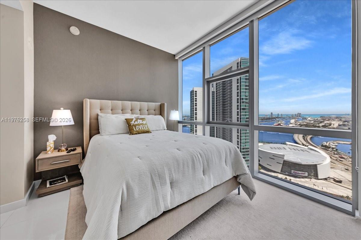 851 NE 1st Ave # 3711