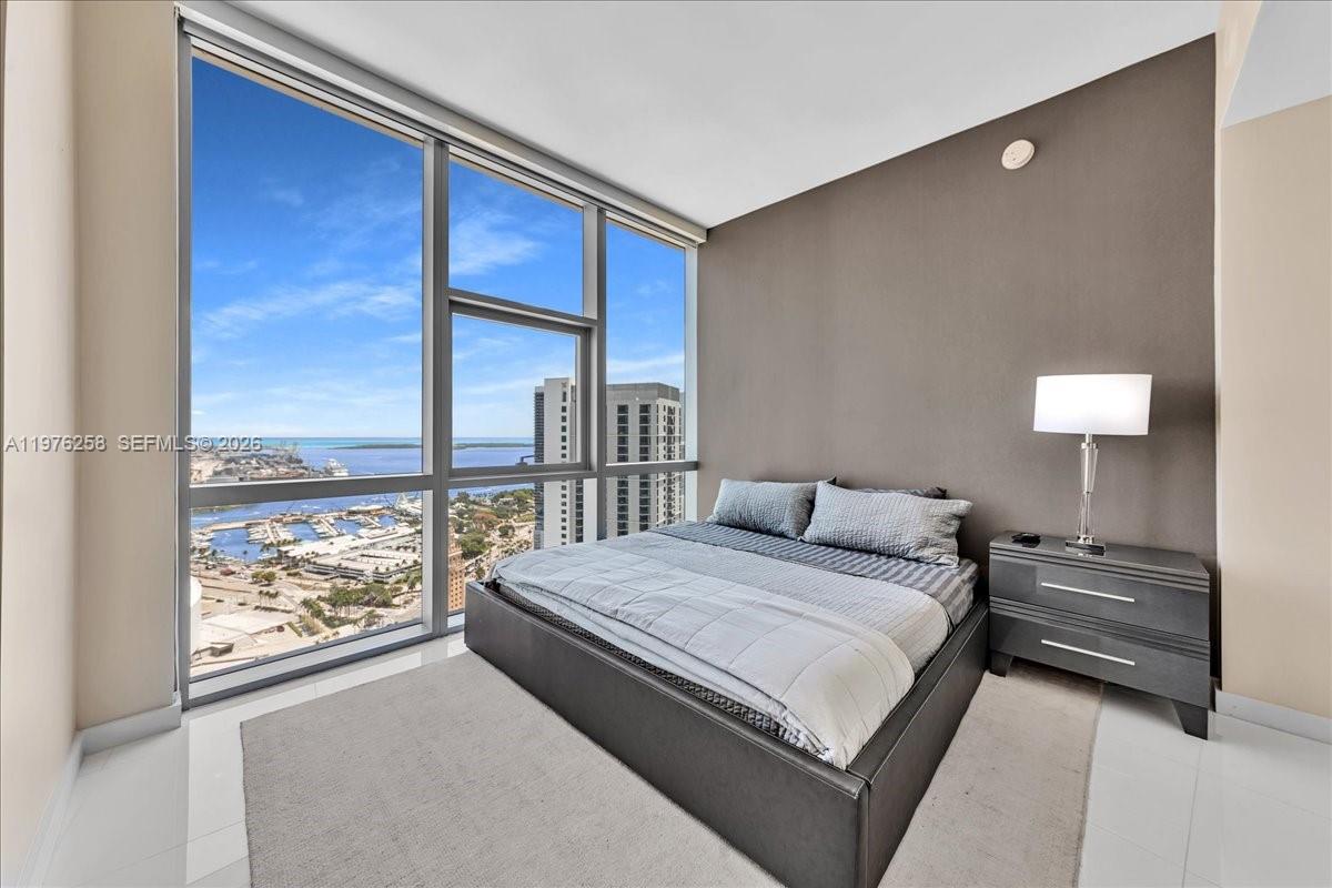 851 NE 1st Ave # 3711