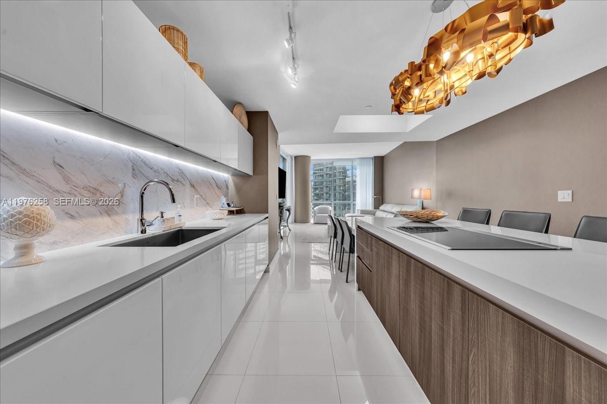 851 NE 1st Ave # 3711