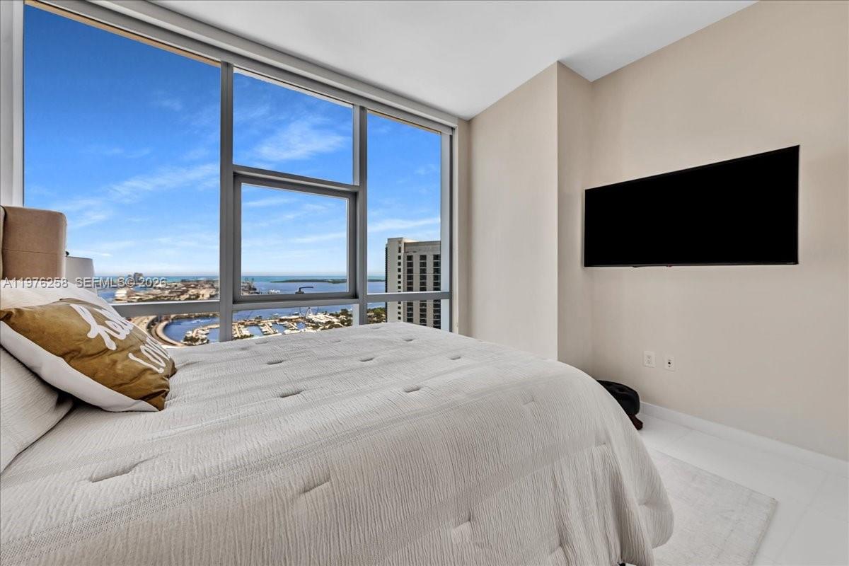 851 NE 1st Ave # 3711