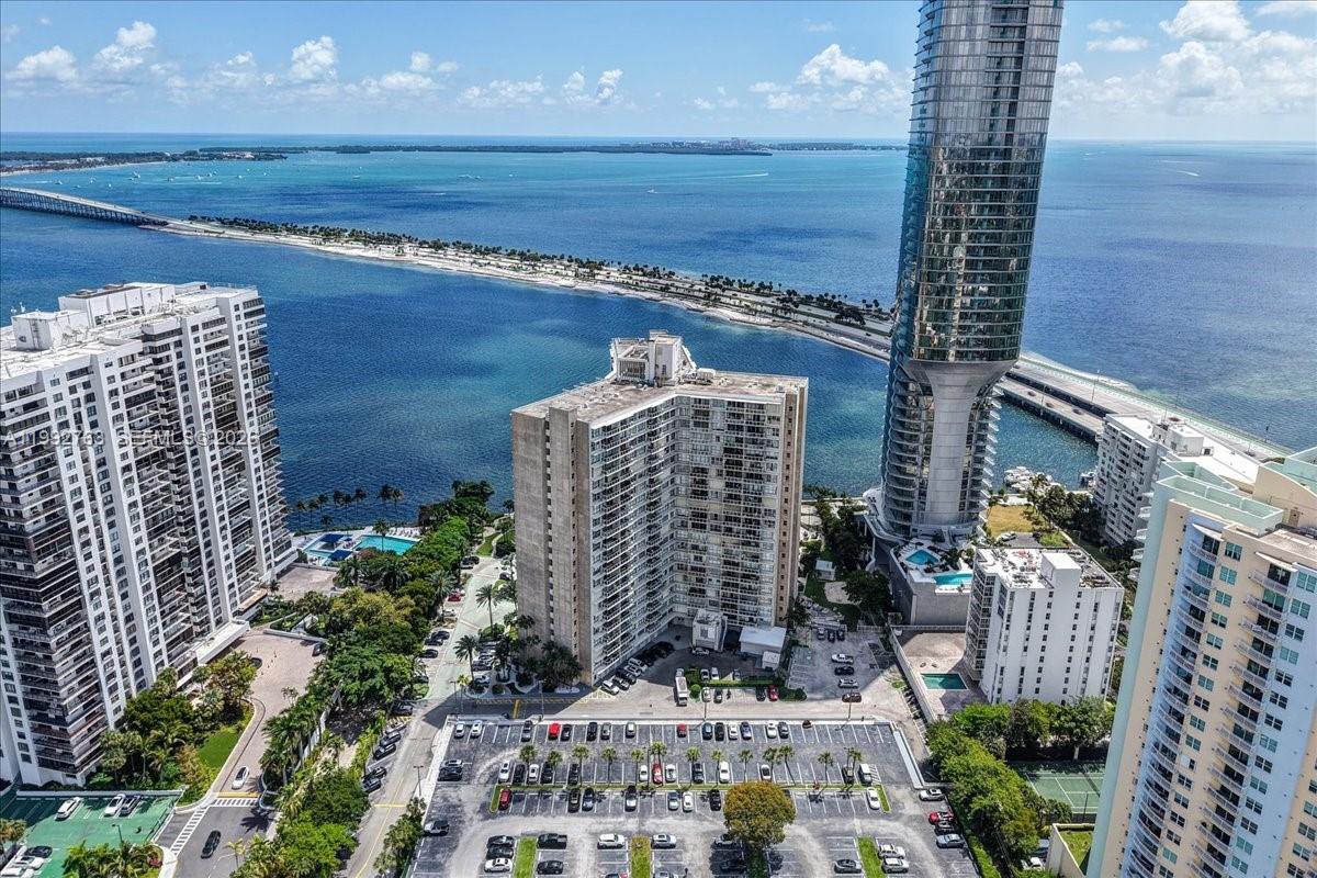 2451 Brickell Ave # 4F