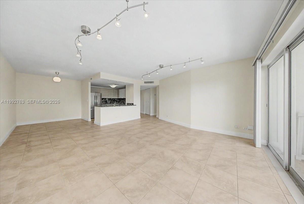 2451 Brickell Ave # 4F