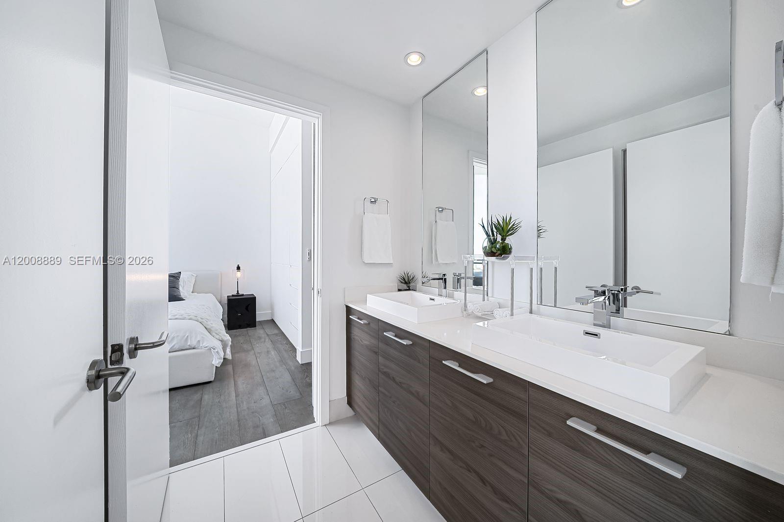 1300 S Miami Ave Unit: UPH4