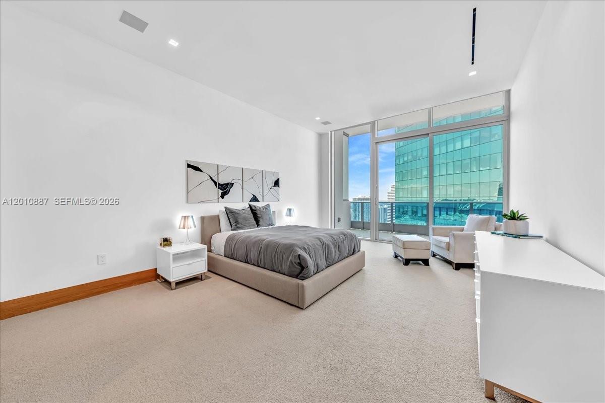 200 Biscayne Boulevard Way # 5401 Unit: PH 5401