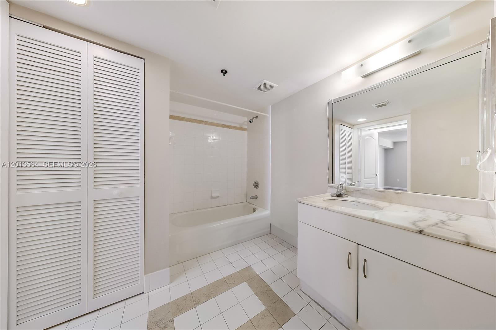 1200 Brickell Bay Dr # 3122