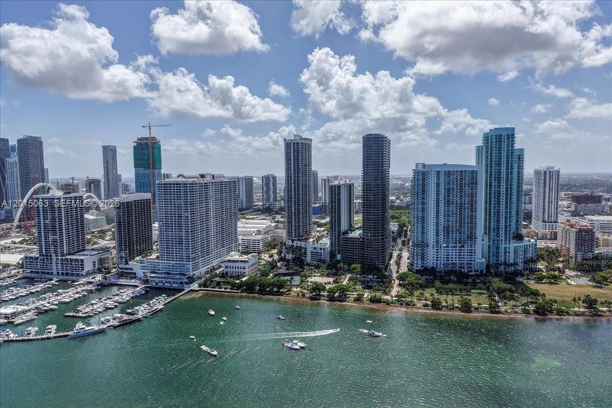 1750 N Bayshore Dr # 2015