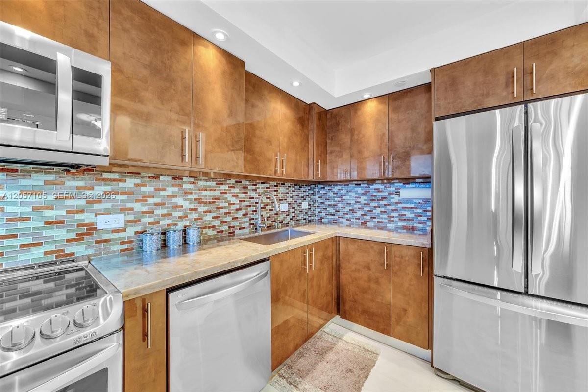 20515 E Country Club Dr # 2048