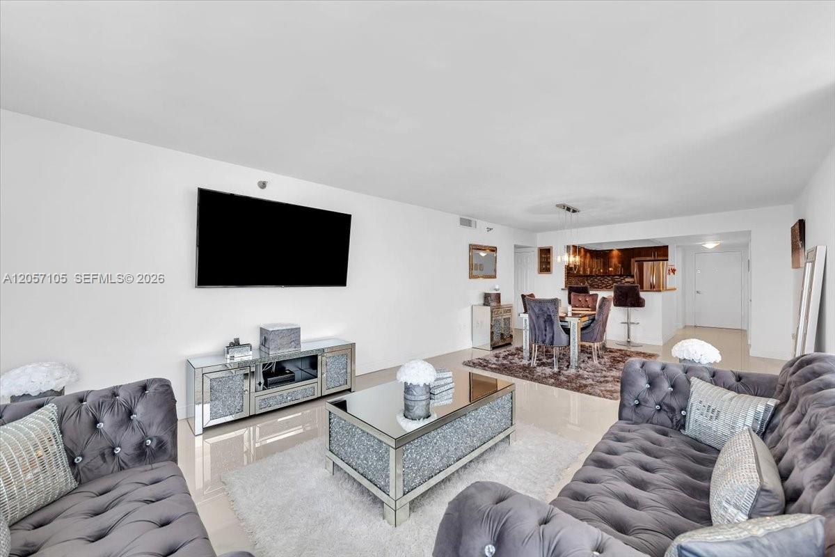 20515 E Country Club Dr # 2048