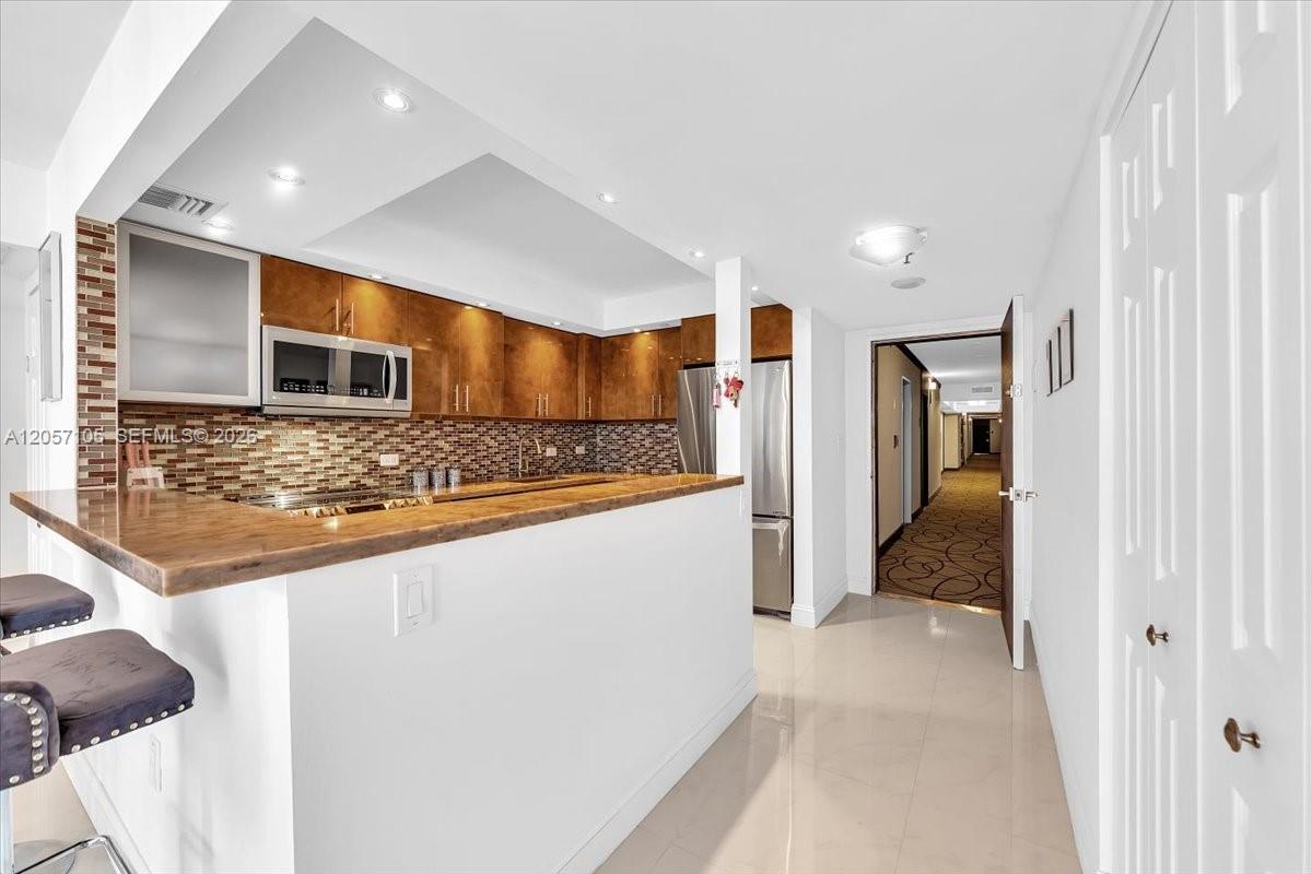 20515 E Country Club Dr # 2048