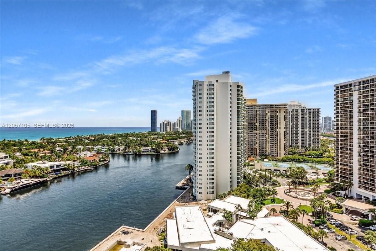 20515 E Country Club Dr # 2048