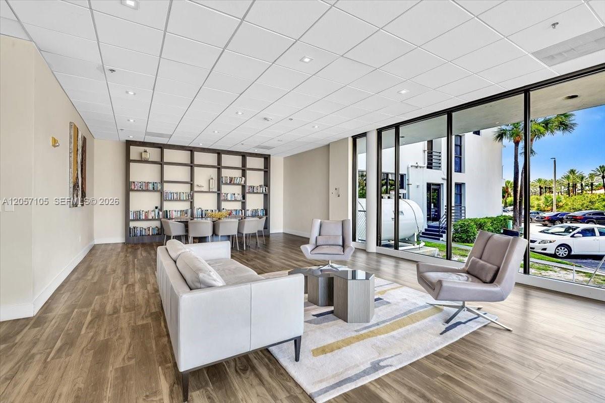 20515 E Country Club Dr # 2048