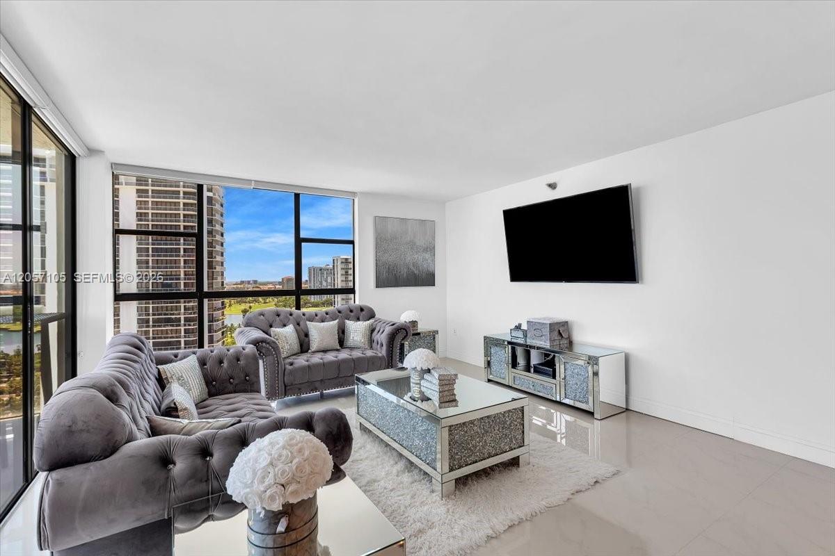 20515 E Country Club Dr # 2048
