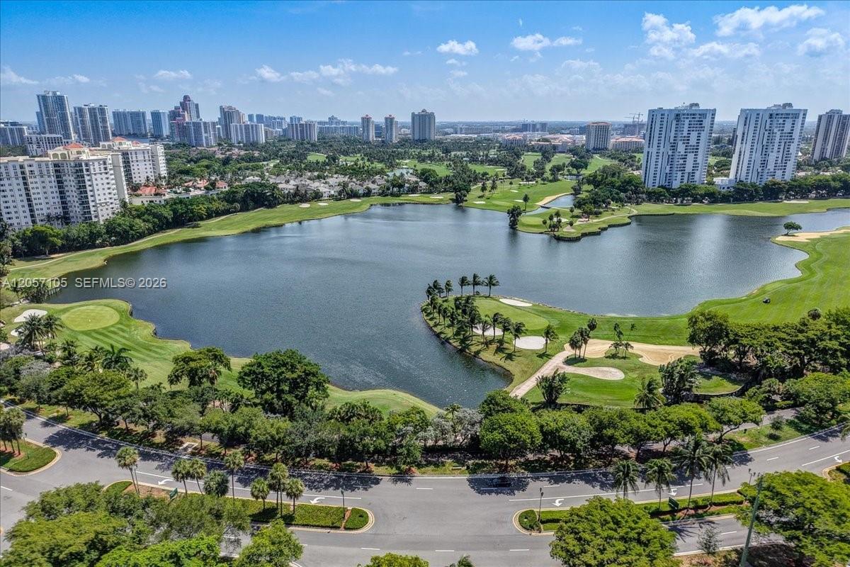 20515 E Country Club Dr # 2048