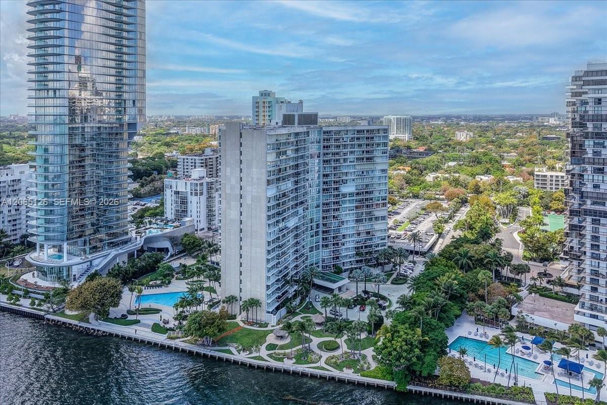 2451 Brickell Ave # 4F