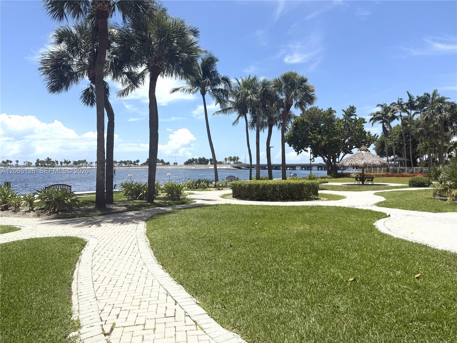 2451 Brickell Ave # 4F