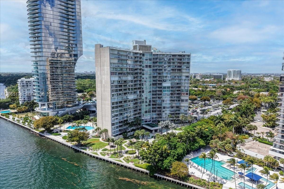 2451 Brickell Ave # 4F