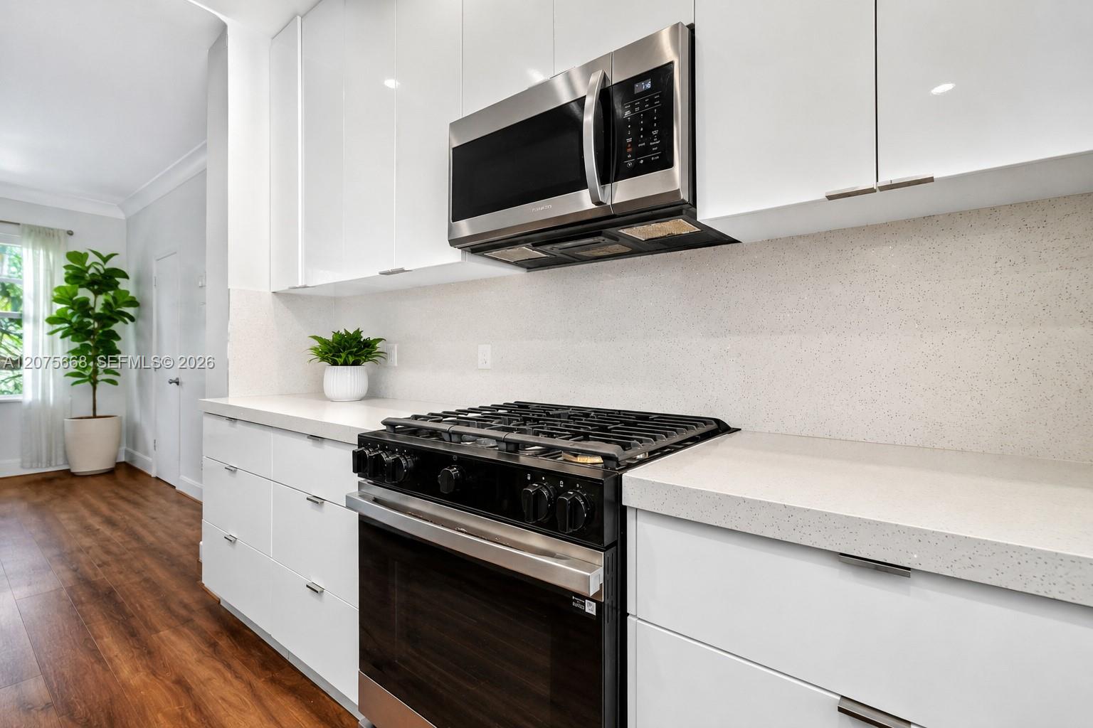 1446 Lenox Ave # 5