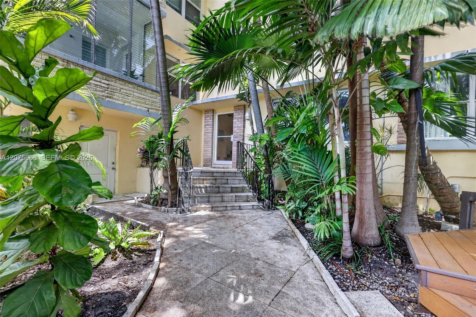1446 Lenox Ave # 5