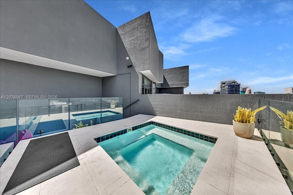 1300 SE Miami Ave Unit: UPH3