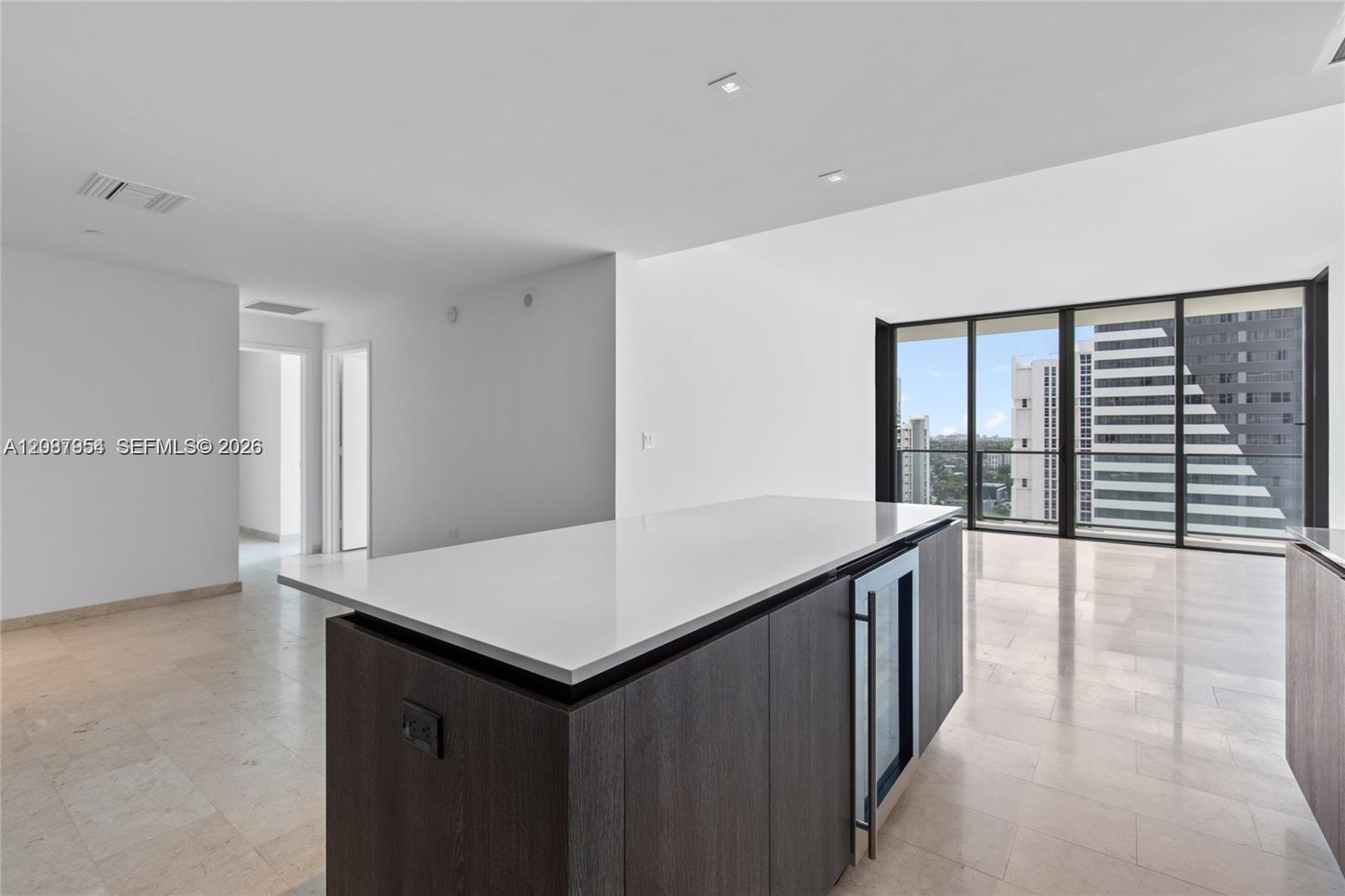 88 SW 7th St # 904